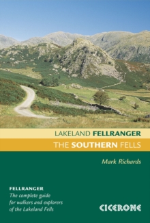 The Southern Fells, Paperback / softback Book The Southern Fells, Paperback / softback Book