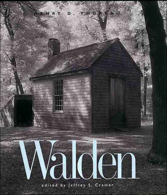 Walden : A Fully Annotated Edition, Hardback Book