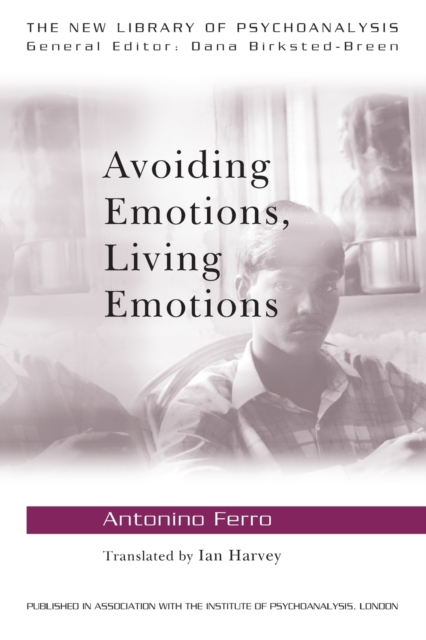 Avoiding Emotions, Living Emotions, Paperback / softback Book