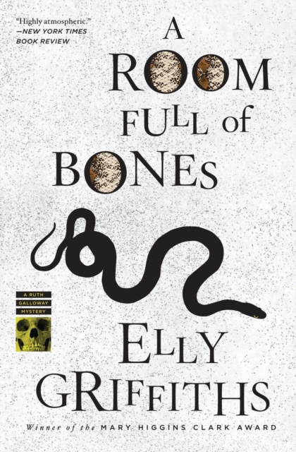 A Room Full Of Bones : A Ruth Galloway Mystery, Paperback Book