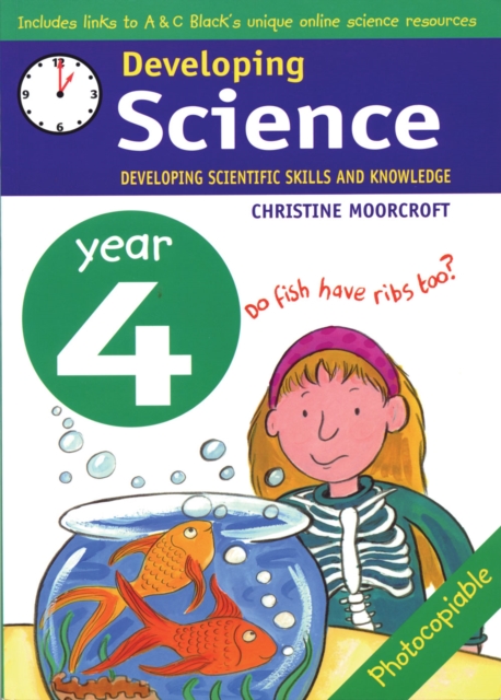 Developing Science: Year 4 : Developing Scientific Skills and Knowledge, Paperback Book