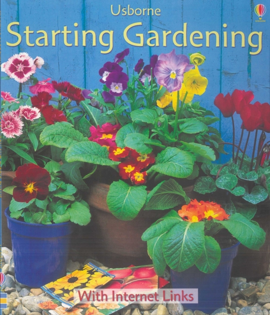 Starting Gardening, Paperback Book
