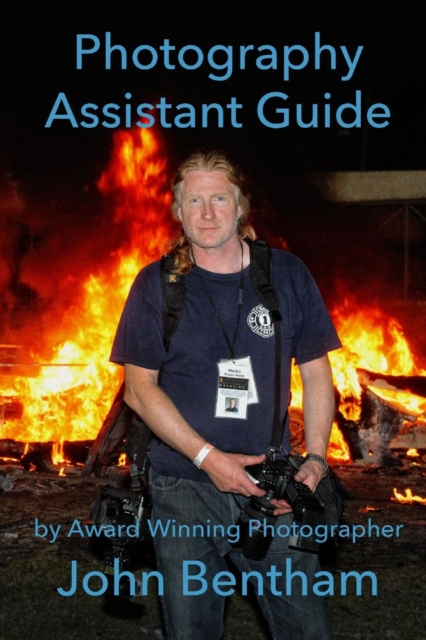 Photography Assistant Guide : How to guide and introduction to photo assisting, Paperback / softback Book