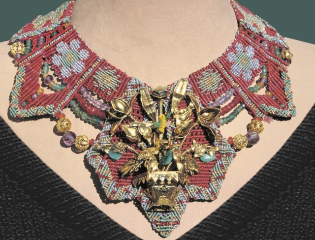 Adornment : The Necklaces of Barbara Natoli Witt, Hardback Book
