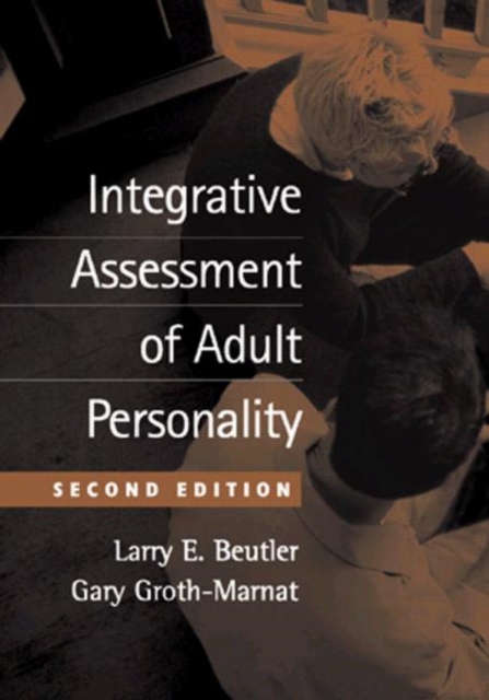 Integrative Assessment of Adult Personality, Hardback Book