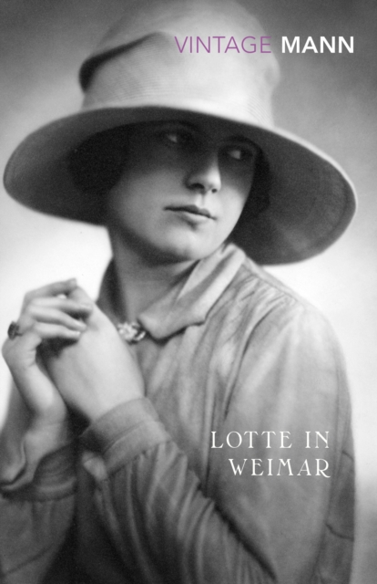 Lotte In Weimar, Paperback / softback Book