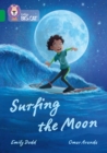 Surfing the Moon : Band 15/Emerald - Book