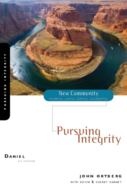 Daniel : Pursuing Integrity, Paperback / softback Book