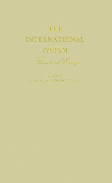 The International System : Theoretical Essays, Hardback Book