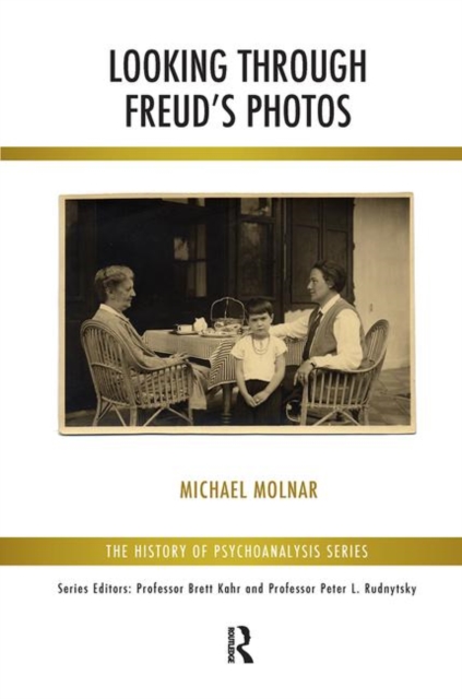 Looking Through Freud's Photos, Hardback Book