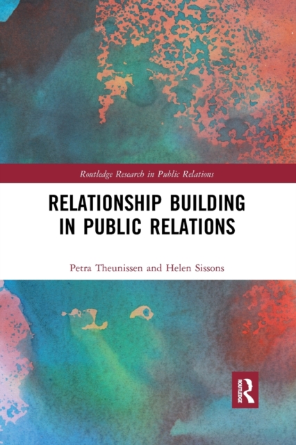 Relationship Building in Public Relations, Paperback / softback Book