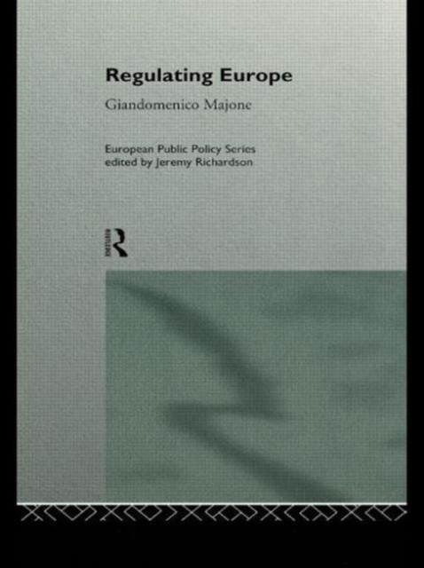 Regulating Europe, Paperback / softback Book