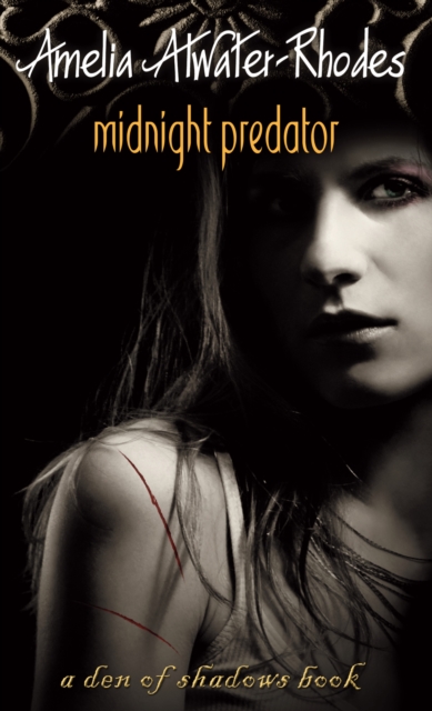 Midnight Predator, Paperback / softback Book