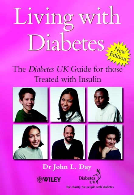 Living with Diabetes : The Diabetes UK Guide for those Treated with Insulin, Paperback / softback Book
