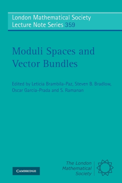 Moduli Spaces and Vector Bundles, Paperback / softback Book