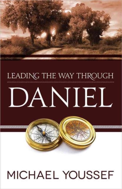 Leading the Way Through Daniel, Paperback / softback Book