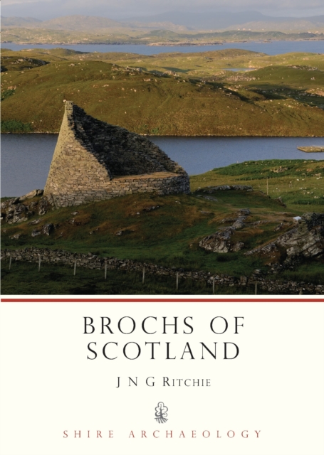 Brochs of Scotland, Paperback / softback Book
