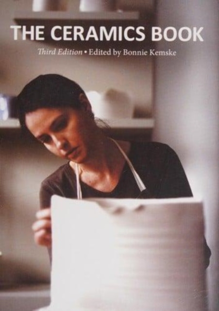 The Ceramics Book, Paperback / softback Book