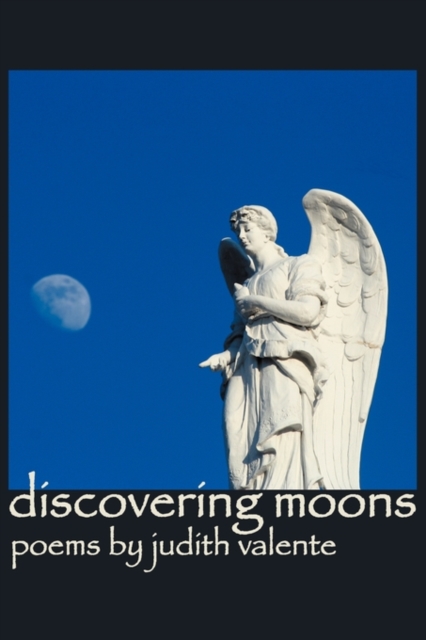 Discovering Moons, Paperback / softback Book