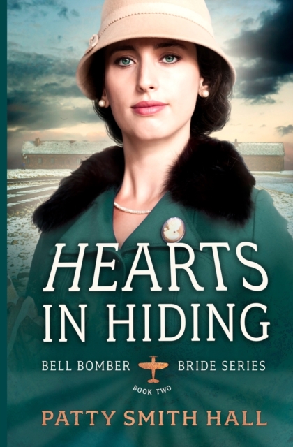 Hearts in Hiding, Paperback / softback Book