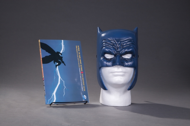 Batman: The Dark Knight Returns Book and Mask Set, Paperback / softback Book