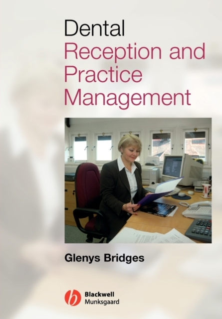 Dental Reception and Practice Management, Paperback / softback Book