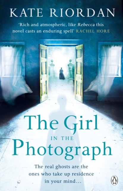 The Girl in the Photograph, Paperback / softback Book