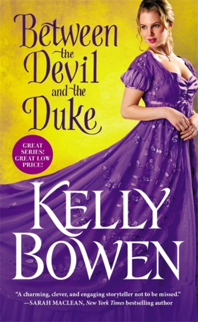 Between the Devil and the Duke, Paperback / softback Book