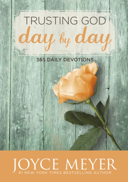 Trusting God Day by Day : 365 Daily Devotions, Paperback / softback Book