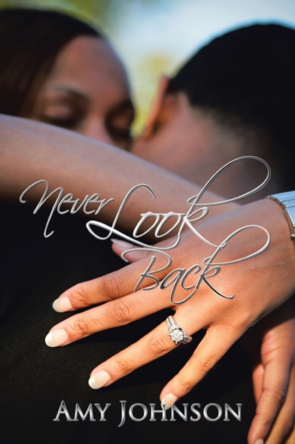Never Look Back, Paperback / softback Book