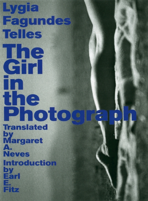 The Girl in the  Photograph, Paperback / softback Book