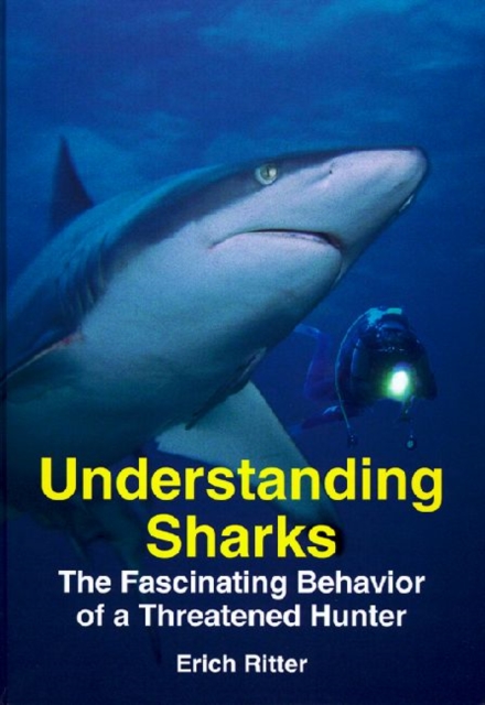 Understanding Sharks, Hardback Book