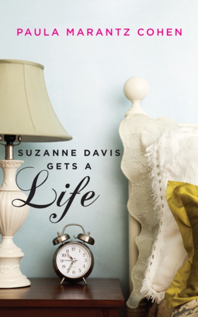 Suzanne Davis Gets a Life, Paperback / softback Book