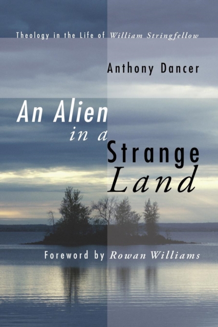 An Alien in a Strange Land, Paperback / softback Book