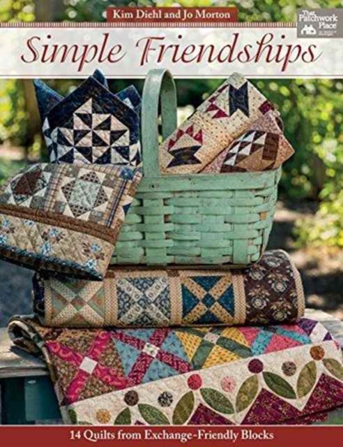 Simple Friendships : 14 Quilts from Exchange-Friendly Blocks, Paperback / softback Book
