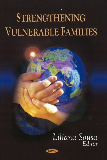 Strengthening Vulnerable Families, Hardback Book