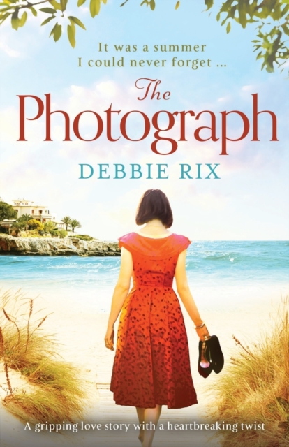 The Photograph : A Gripping Love Story with a Heartbreaking Twist, Paperback / softback Book