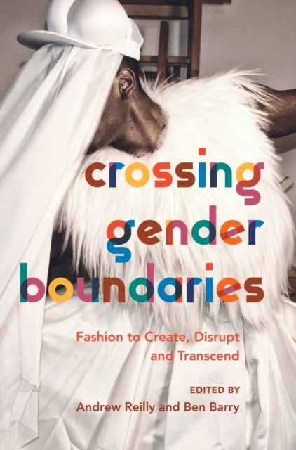 Crossing Gender Boundaries, Hardback Book