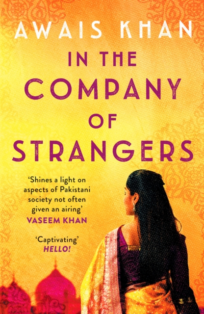 In The Company of Strangers : An engrossing, thought-provoking and emotional love story, Paperback / softback Book