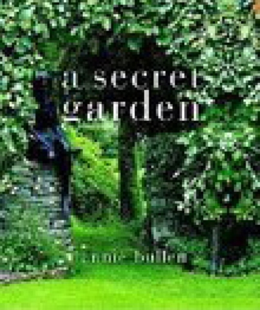 A Secret Garden, Paperback / softback Book