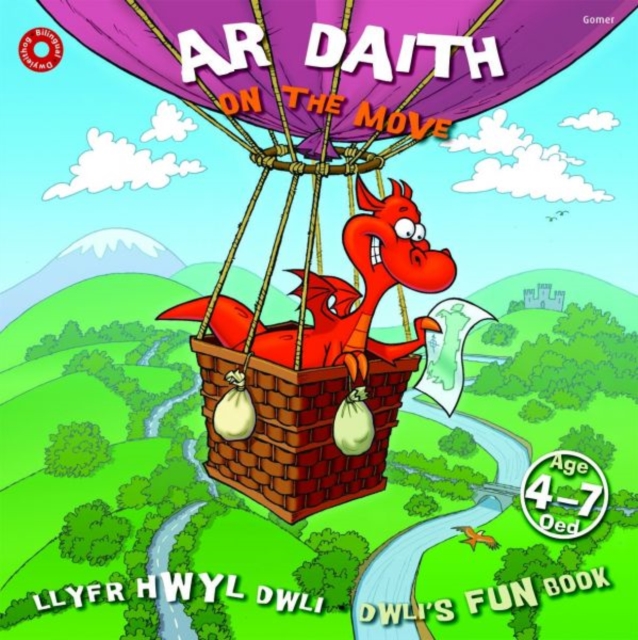Llyfr Hwyl Dwli/ Dwli's Fun Book: Ar Daith/ On the Move, Paperback / softback Book