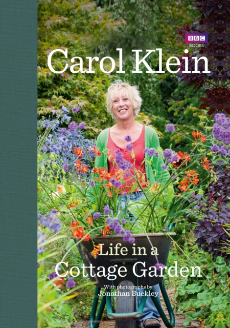 Life in a Cottage Garden, Hardback Book