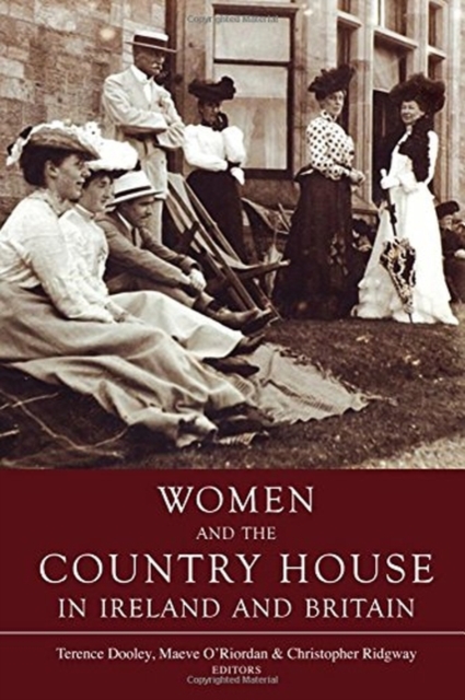 Women and the Country House in Ireland and Britain, Paperback / softback Book