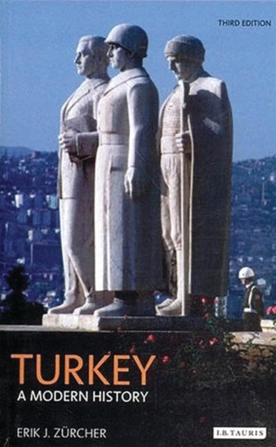 Turkey : A Modern History, Paperback Book