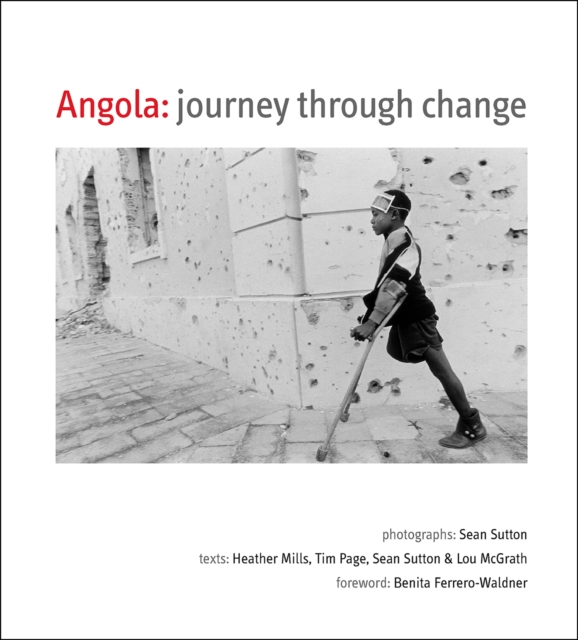 Angola: a Journey Through Change, Hardback Book