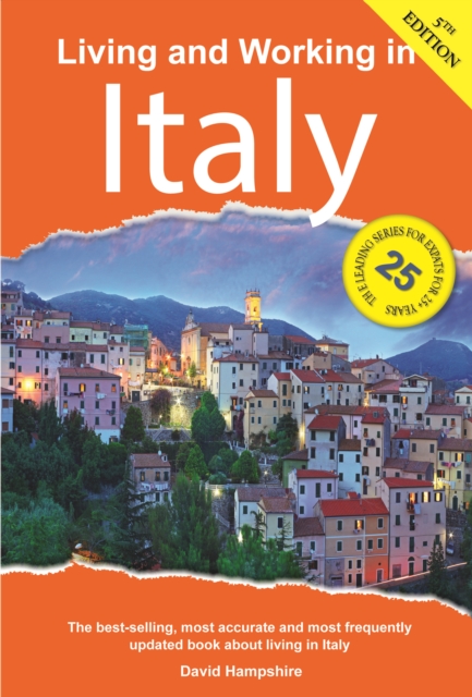 Living and working in Italy, Paperback / softback Book