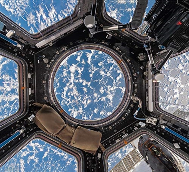 Interior Space : A Visual Exploration of the International Space Station, Hardback Book