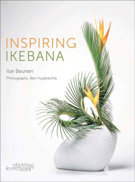 Inspiring Ikebana, Paperback / softback Book